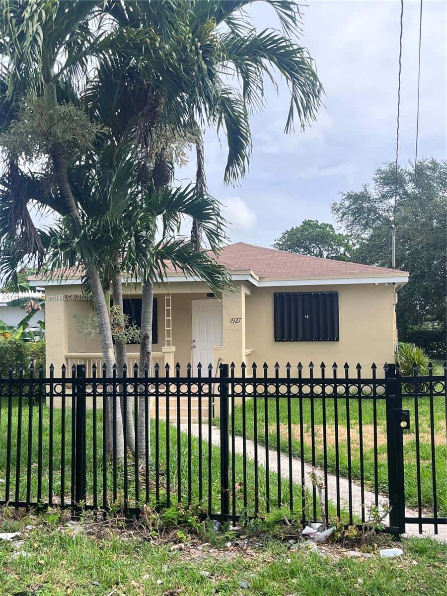 1927 NW 64 st, Miami FL 33147