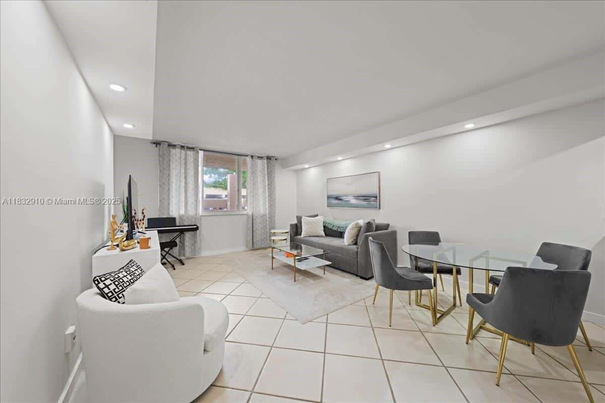 540 Brickell Key Dr # 412, Miami FL 33131