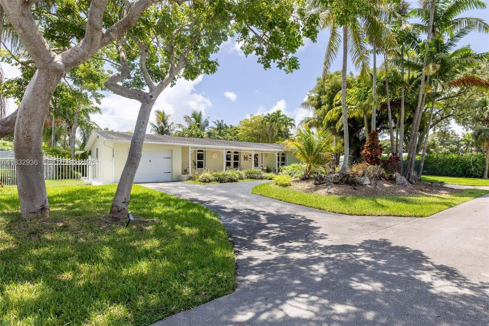 19521 SW 128th Ct, Miami FL 33177