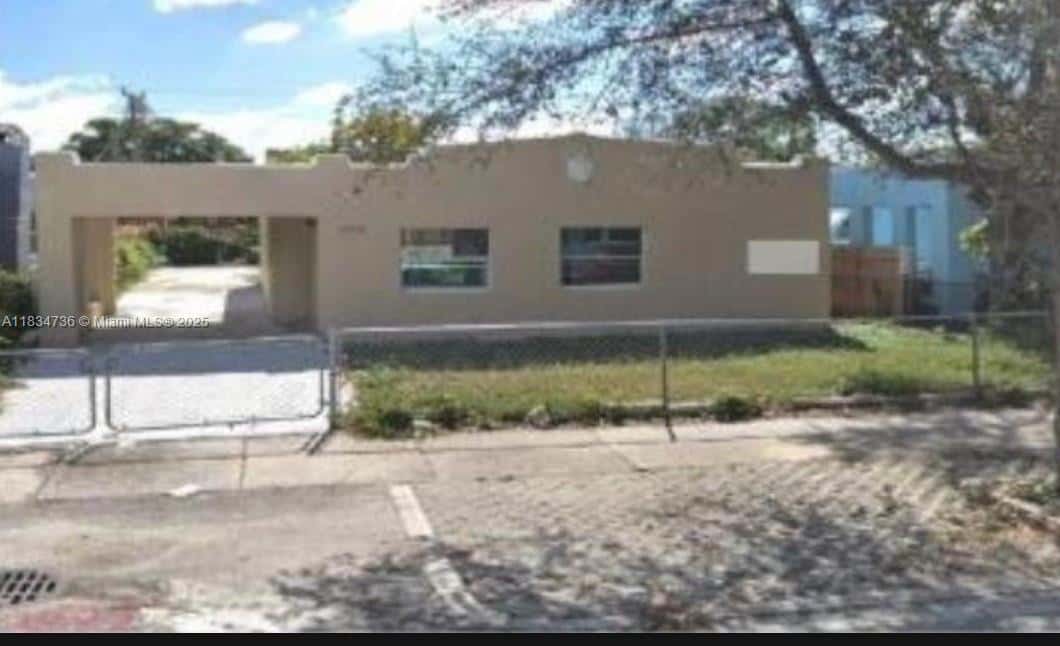 1770 NW 44th St, Miami FL 33142