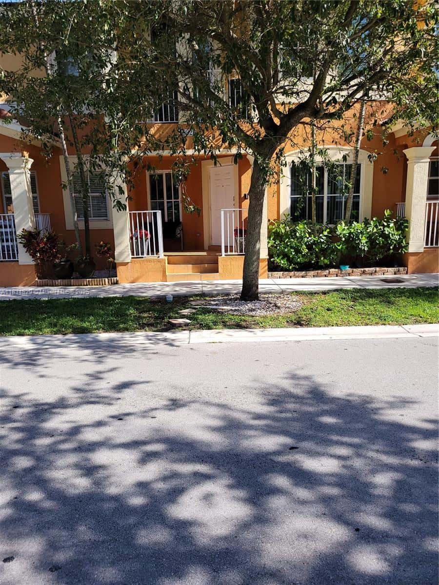 10828 SW 243rd St, Homestead FL 33032