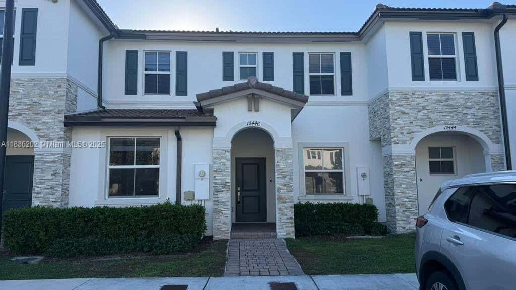 12440 NW 23rd Ct, Miami FL 33167