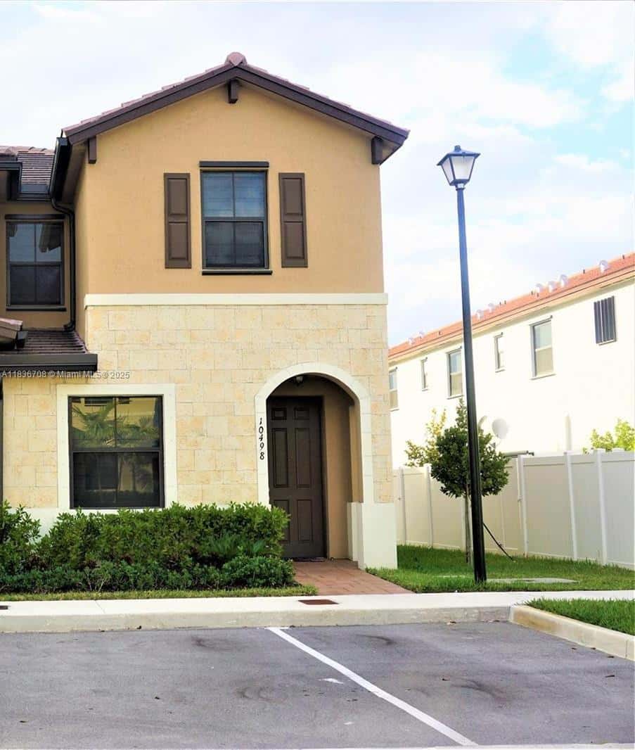 10498 W 33rd Way, Hialeah FL 33018
