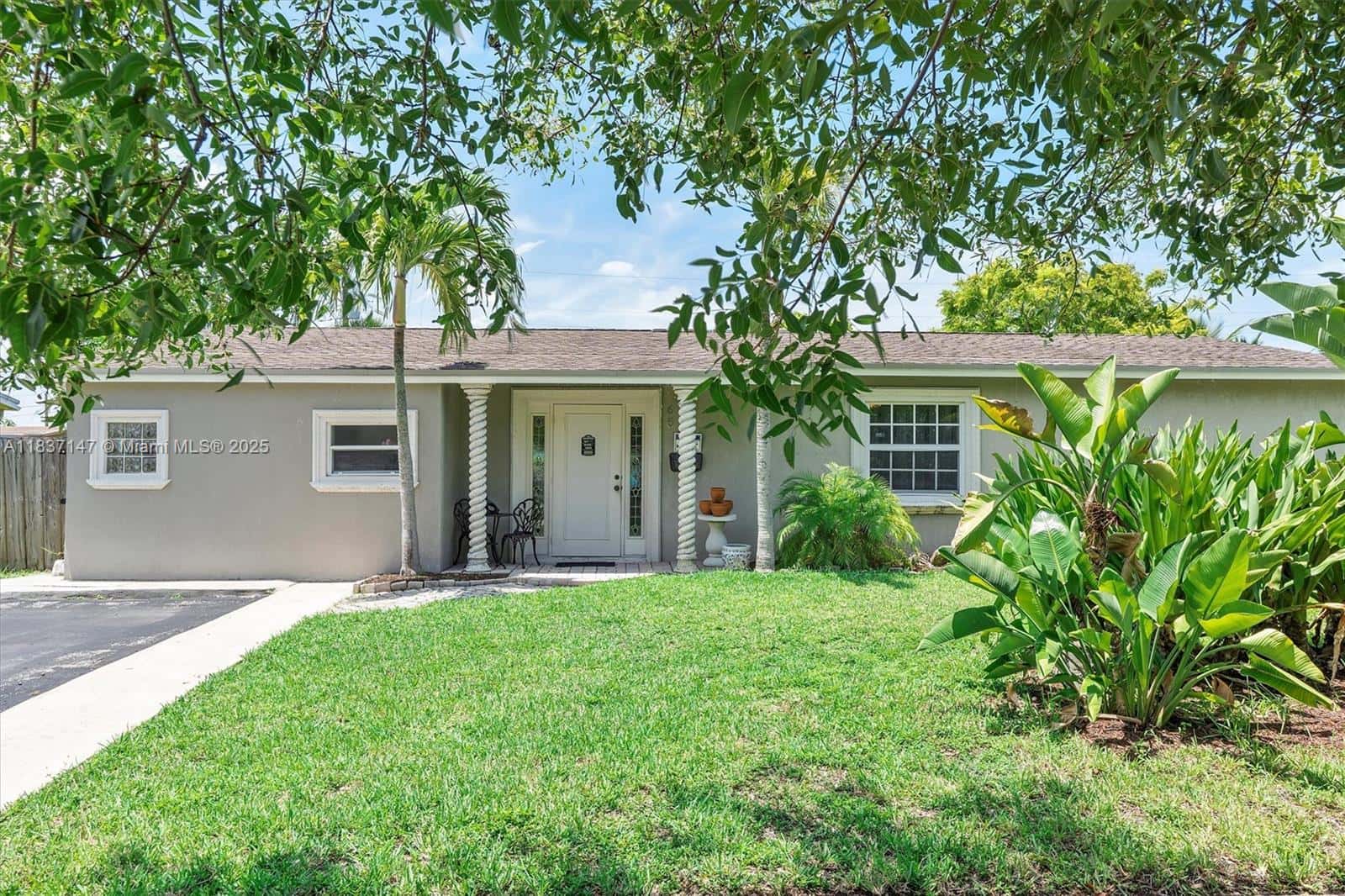 65 NE 209th Ter, Miami Gardens FL 33179