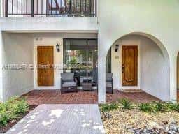 350 Grapetree Dr # 405, Key Biscayne FL 33149