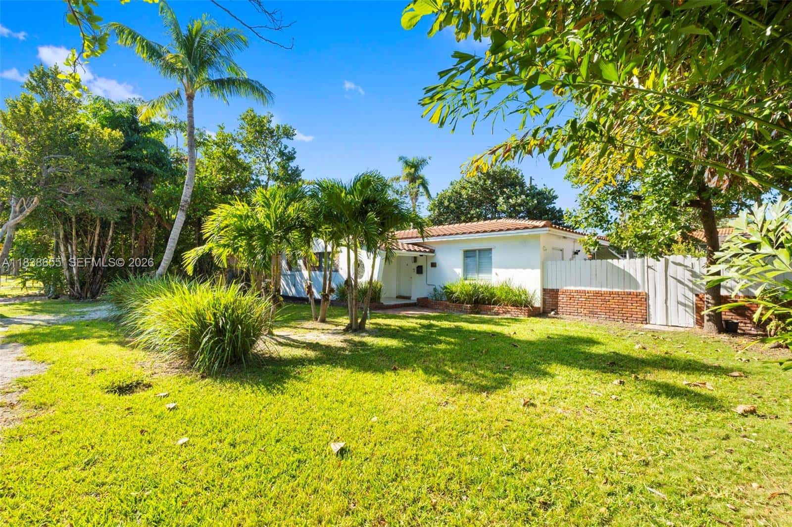 738 Fernwood Rd, Key Biscayne FL 33149