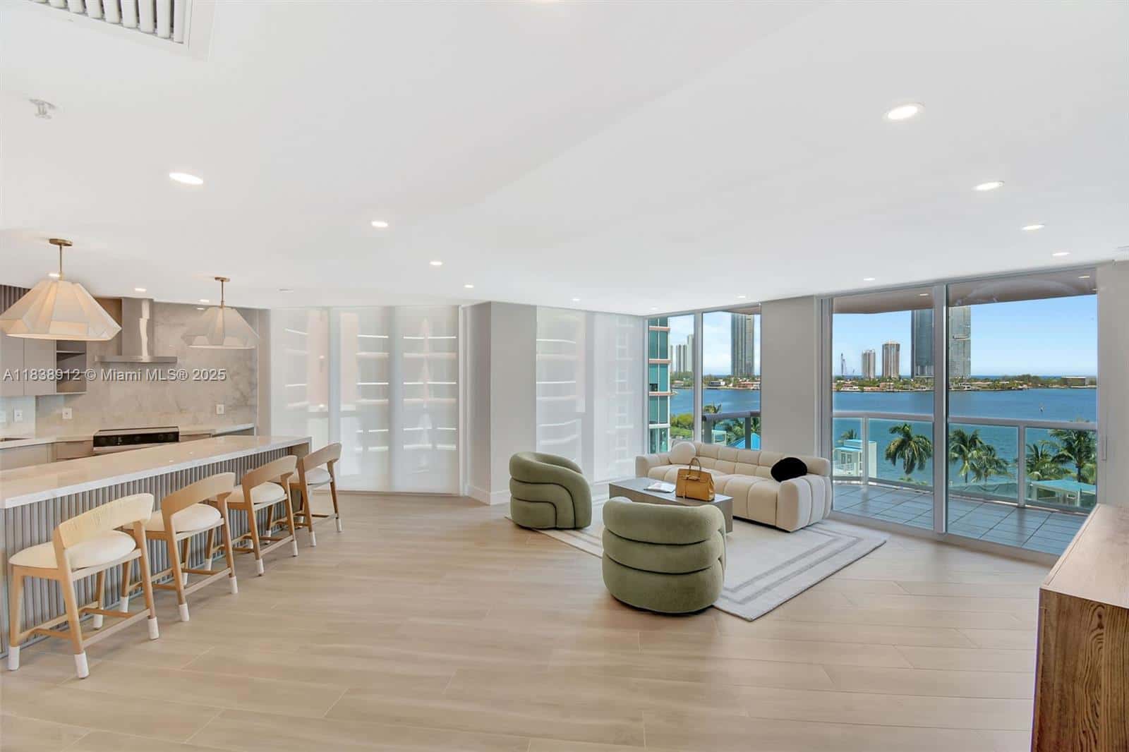 3370 Hidden Bay Dr # 812, Aventura FL 33180