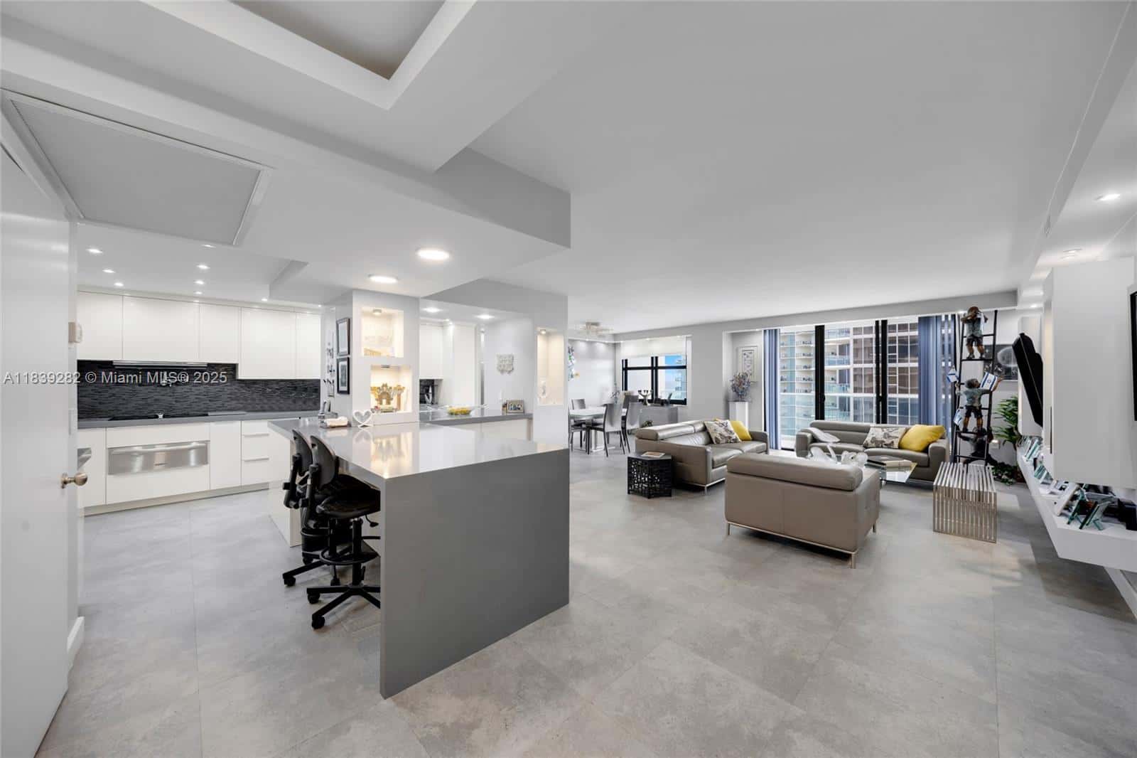 9801 Collins Ave # 16U, Bal Harbour FL 33154