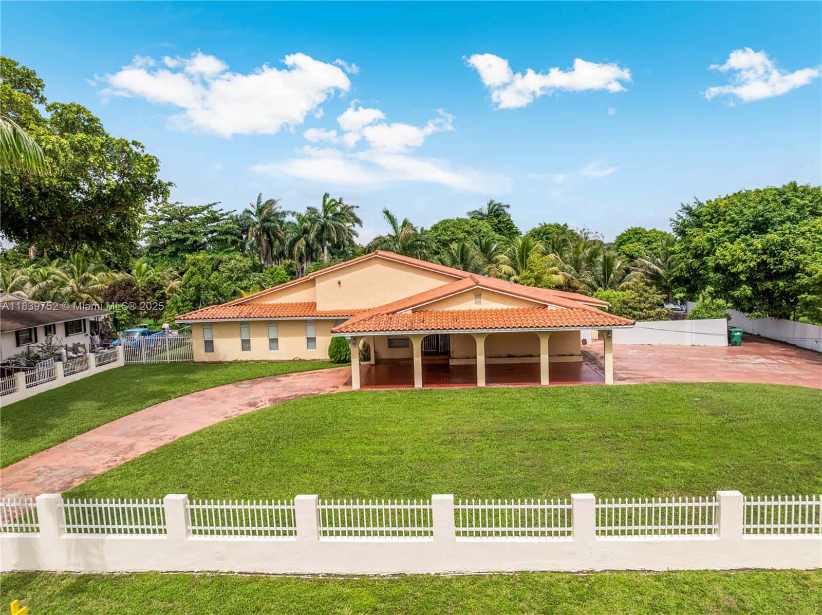 400 NW 128th Ave, Miami FL 33182