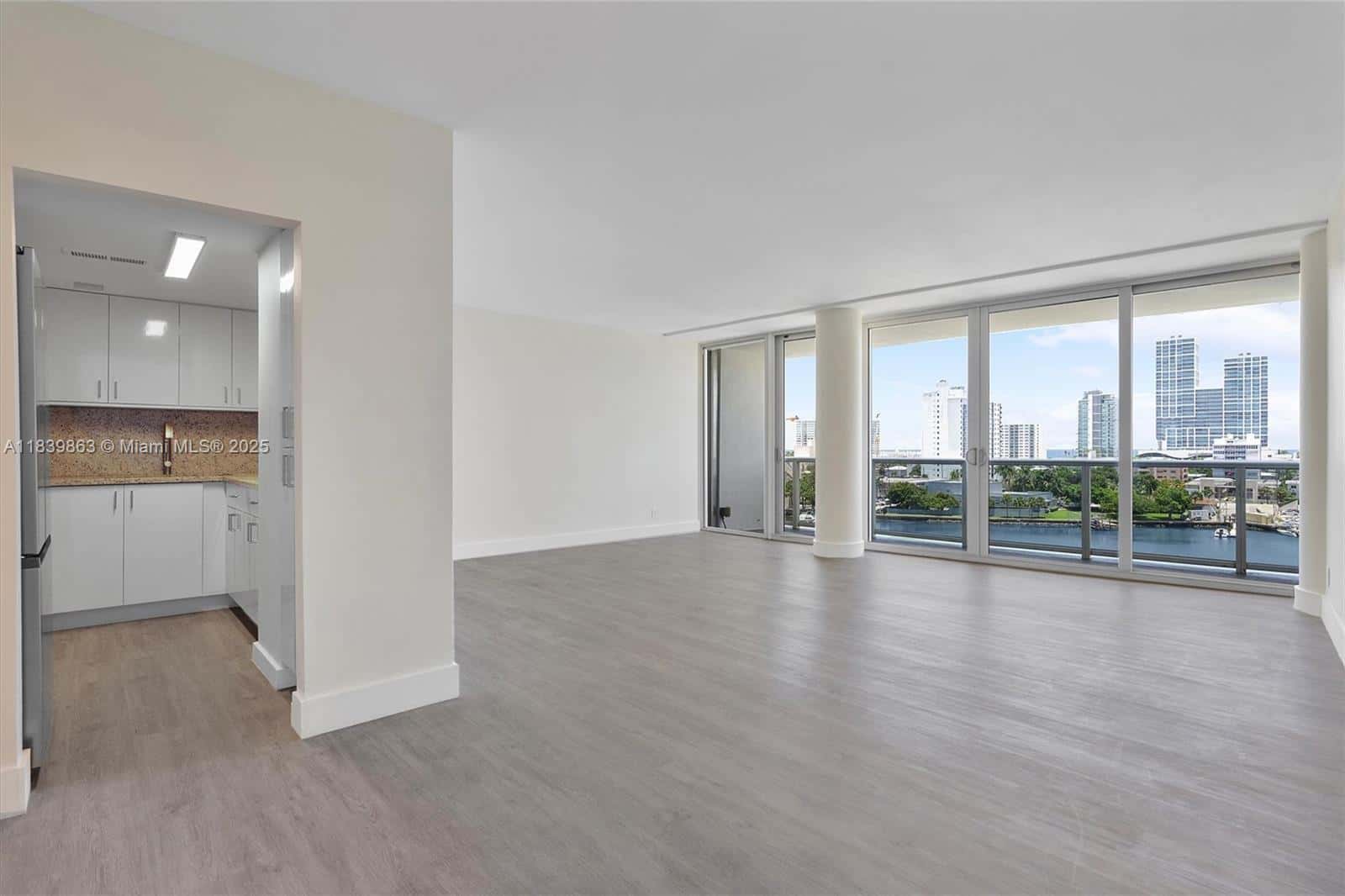 900 Bay Dr, Miami Beach FL 33141