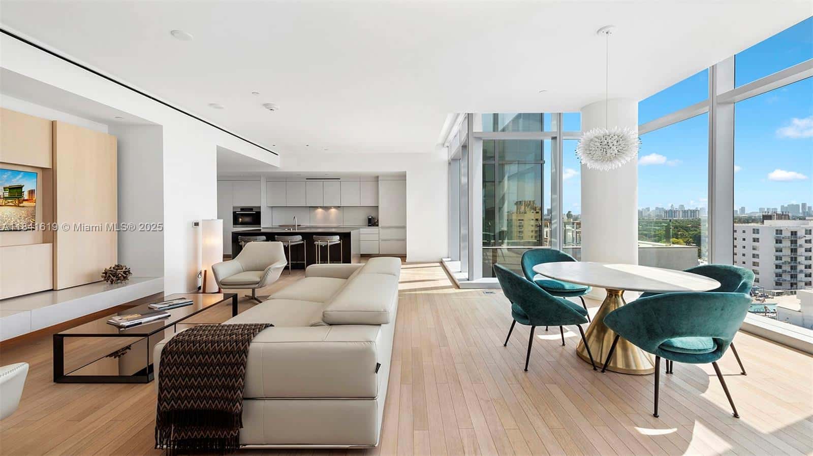 2901 Collins Ave # 1403, Miami Beach FL 33140