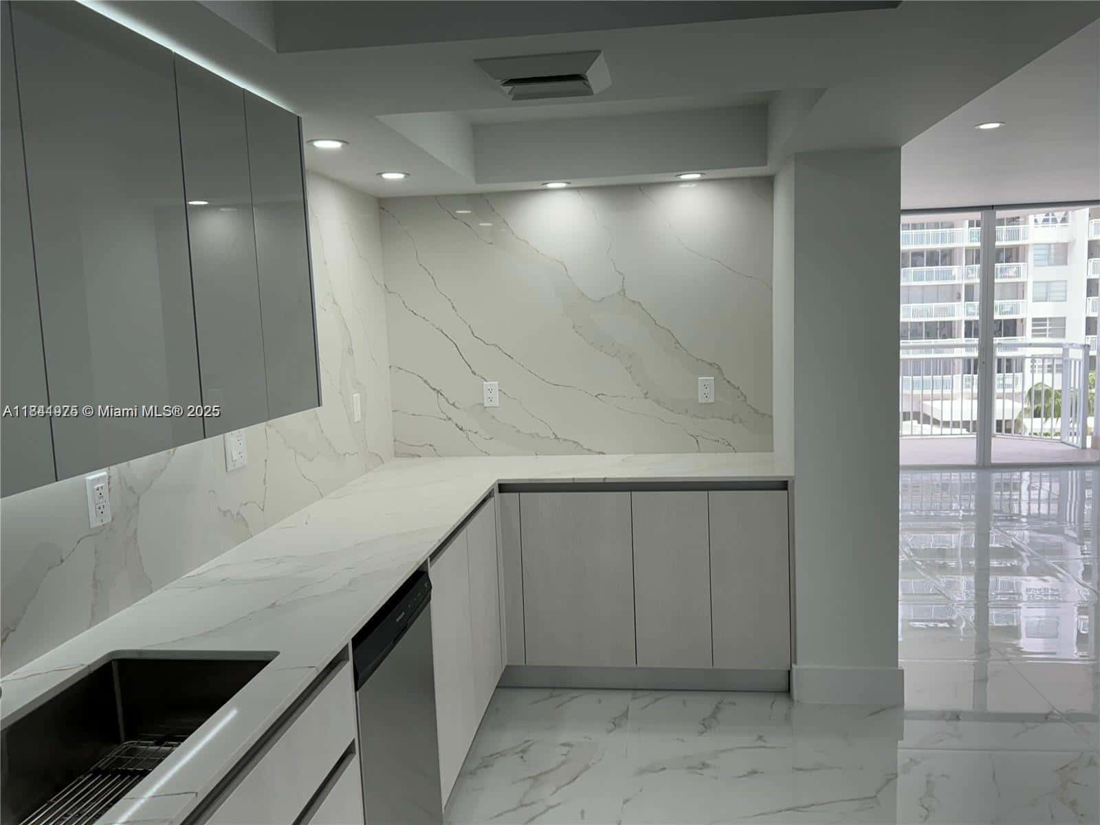 18031 Biscayne Blvd # 502, Aventura FL 33160