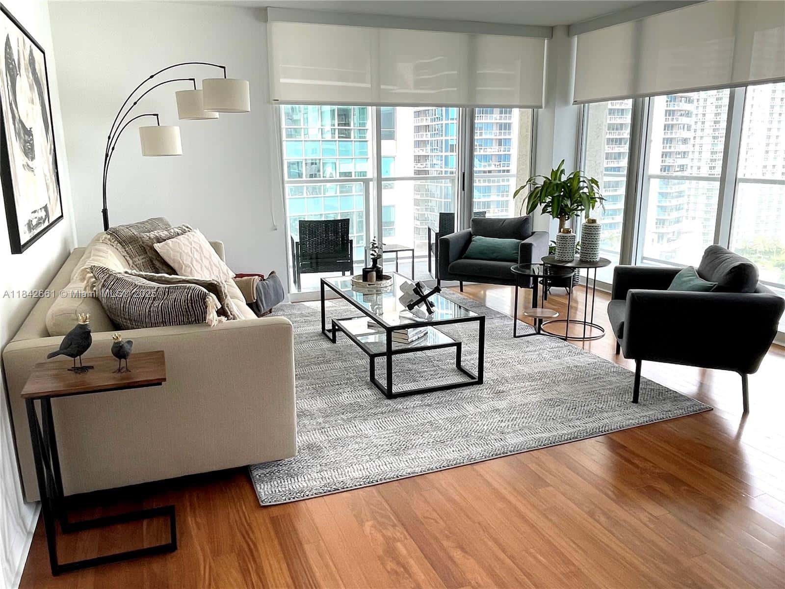 1155 Brickell Bay Dr # 2802, Miami FL 33131