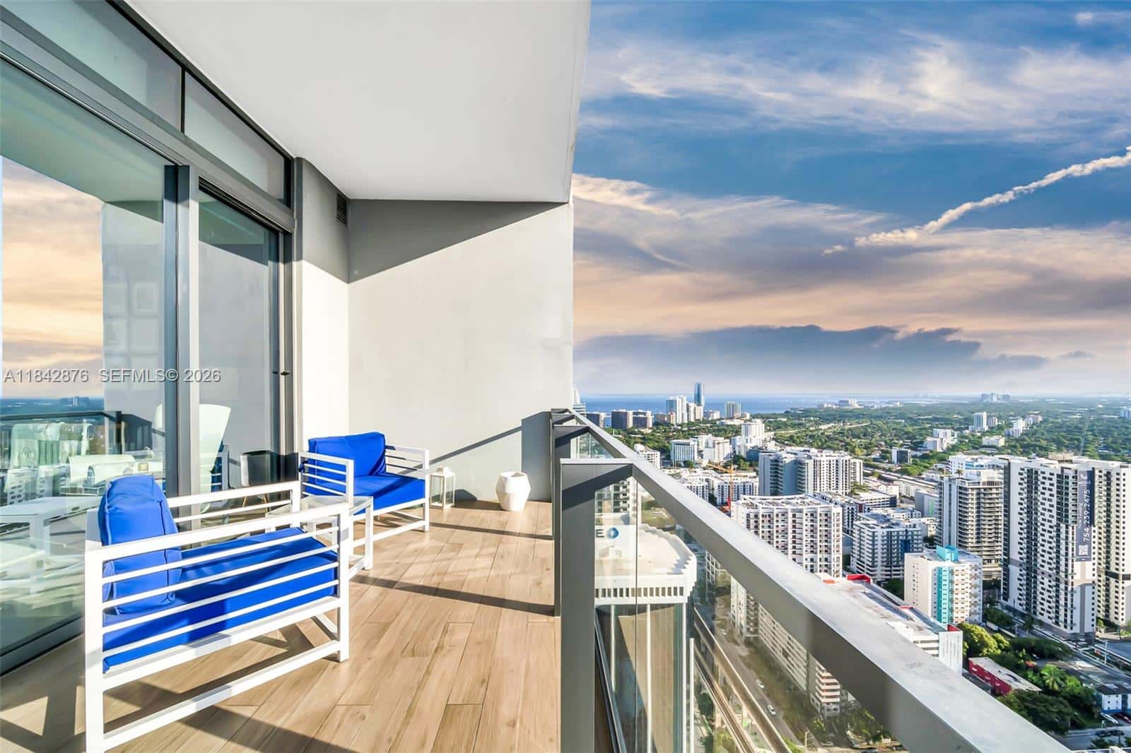 88 SW 7th St # 4004, Miami FL 33130