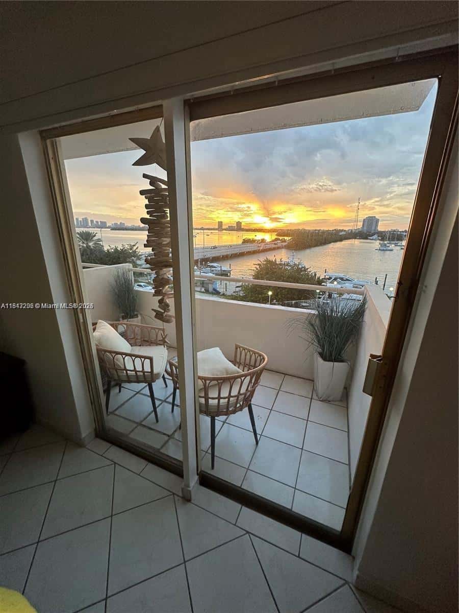 7904 West Dr # 407, North Bay Village FL 33141