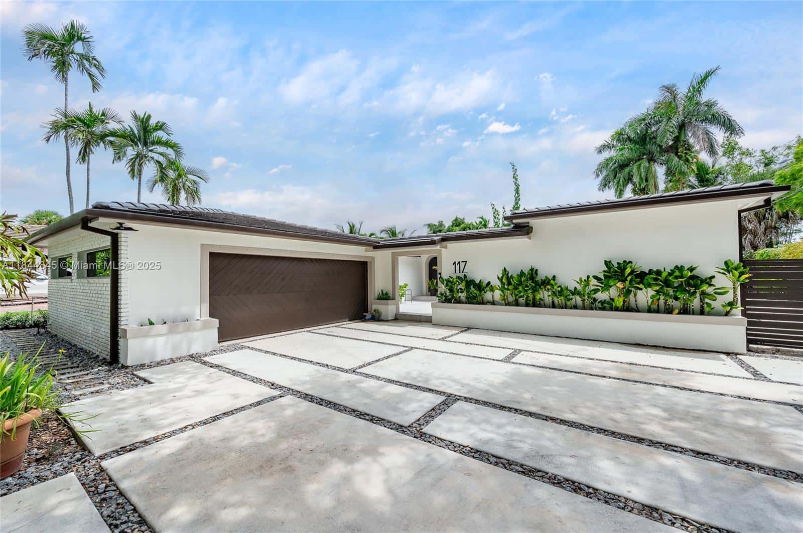 117 S Royal Poinciana Blvd, Miami Springs FL 33166