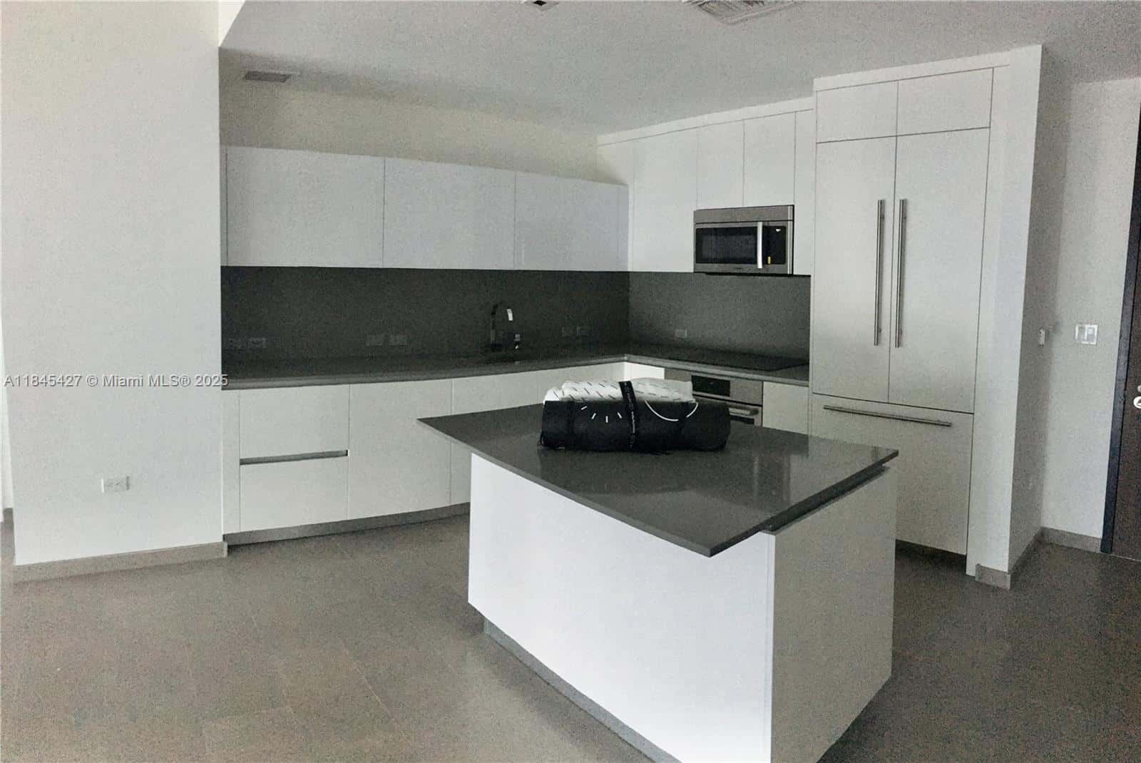 88 SW 7th St # 2305, Miami FL 33130