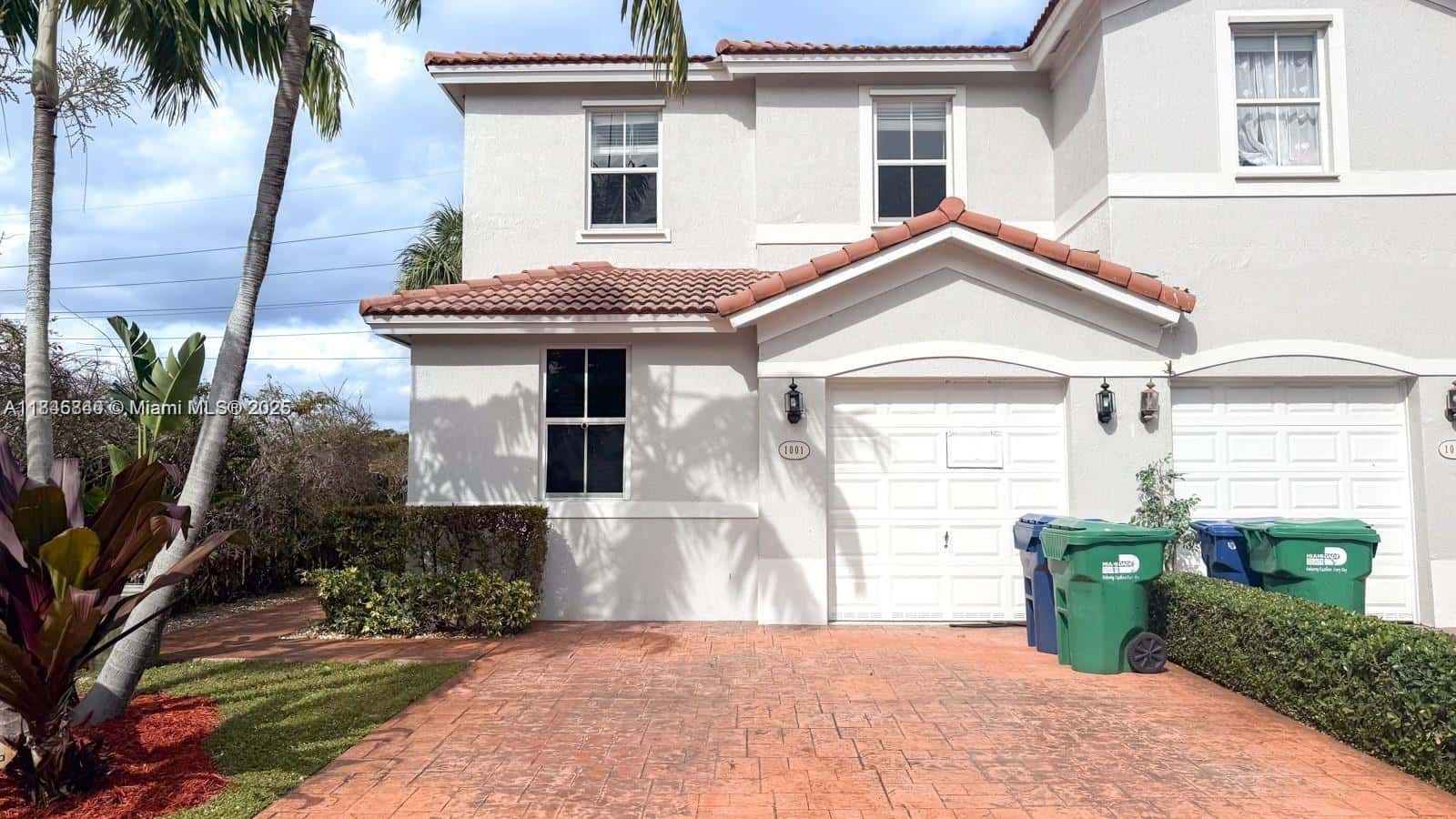1001 NE 208th St, Miami FL 33179