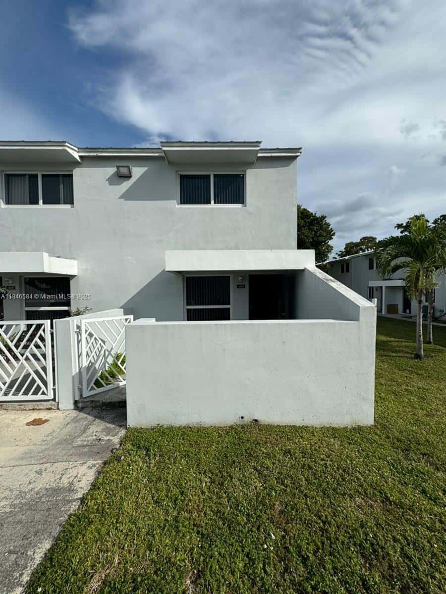 483 NW 19th St # 362, Miami FL 33136