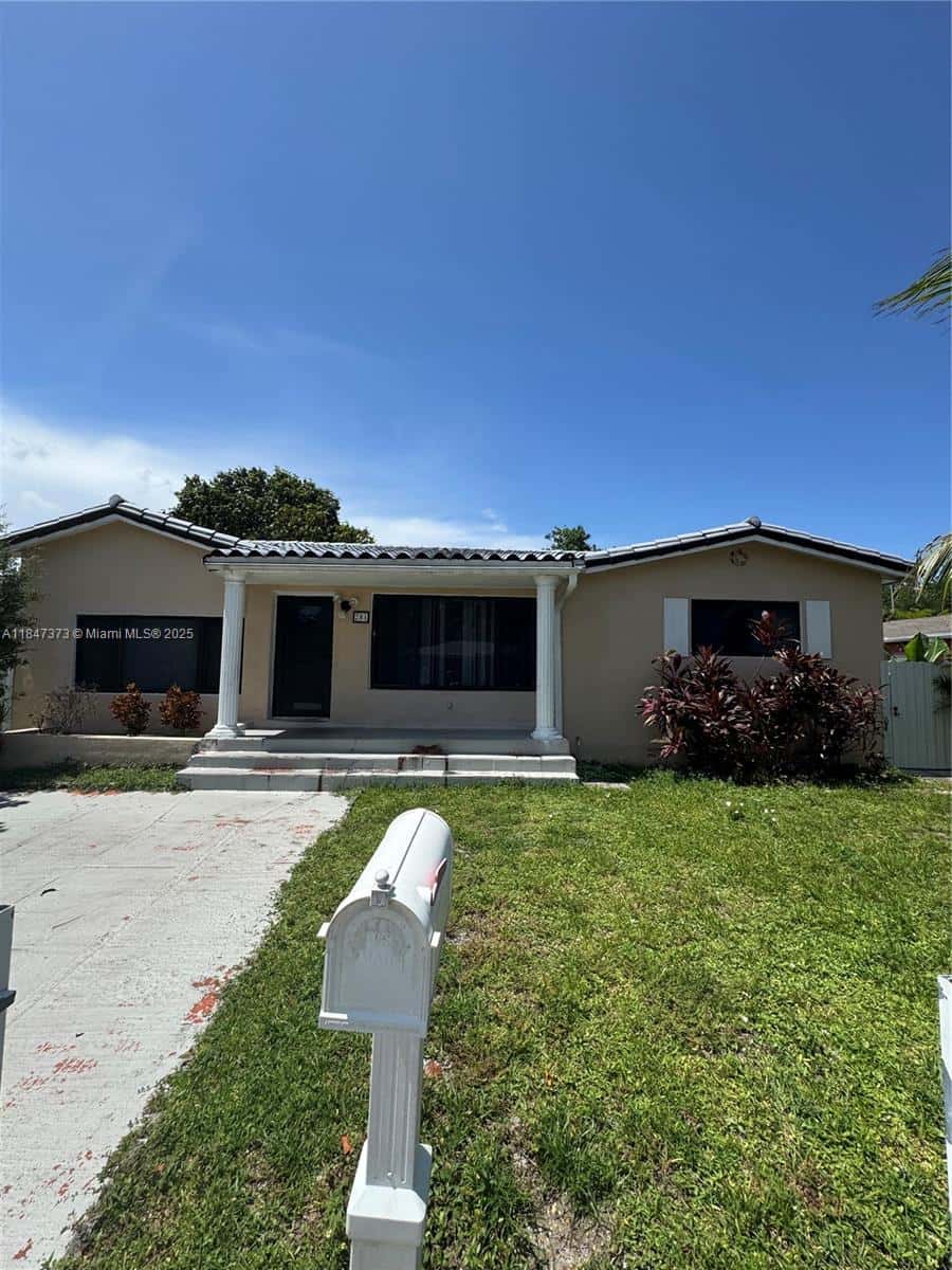 281 NE 169th St, North Miami Beach FL 33162