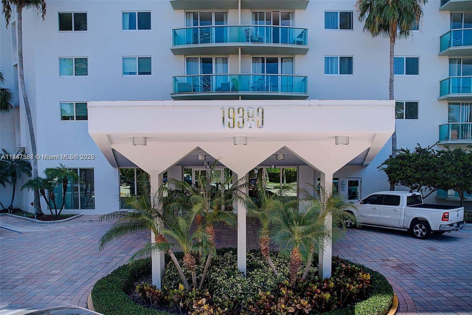 19380 Collins Ave # 802, Sunny Isles Beach FL 33160