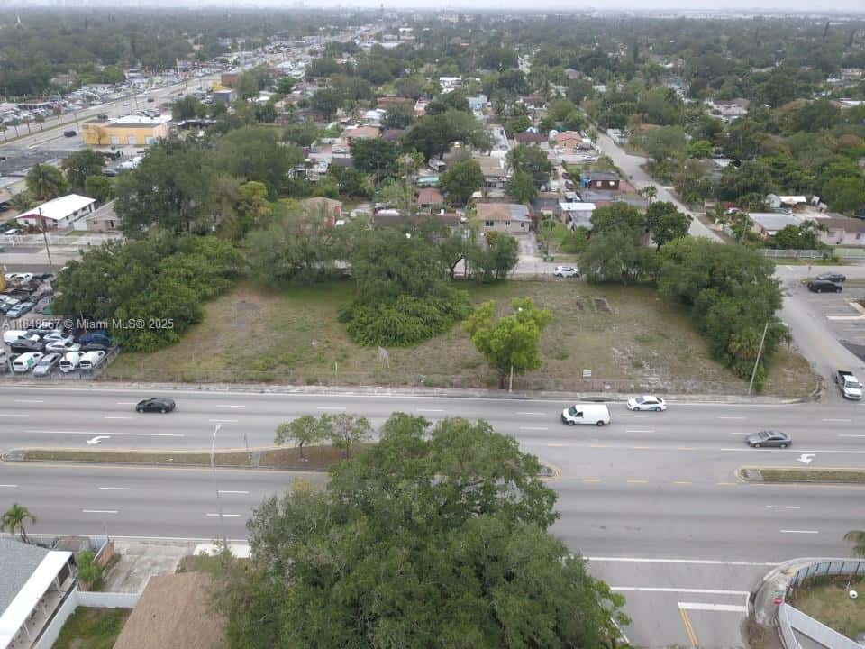 2801 NW 102nd St, Miami FL 33165