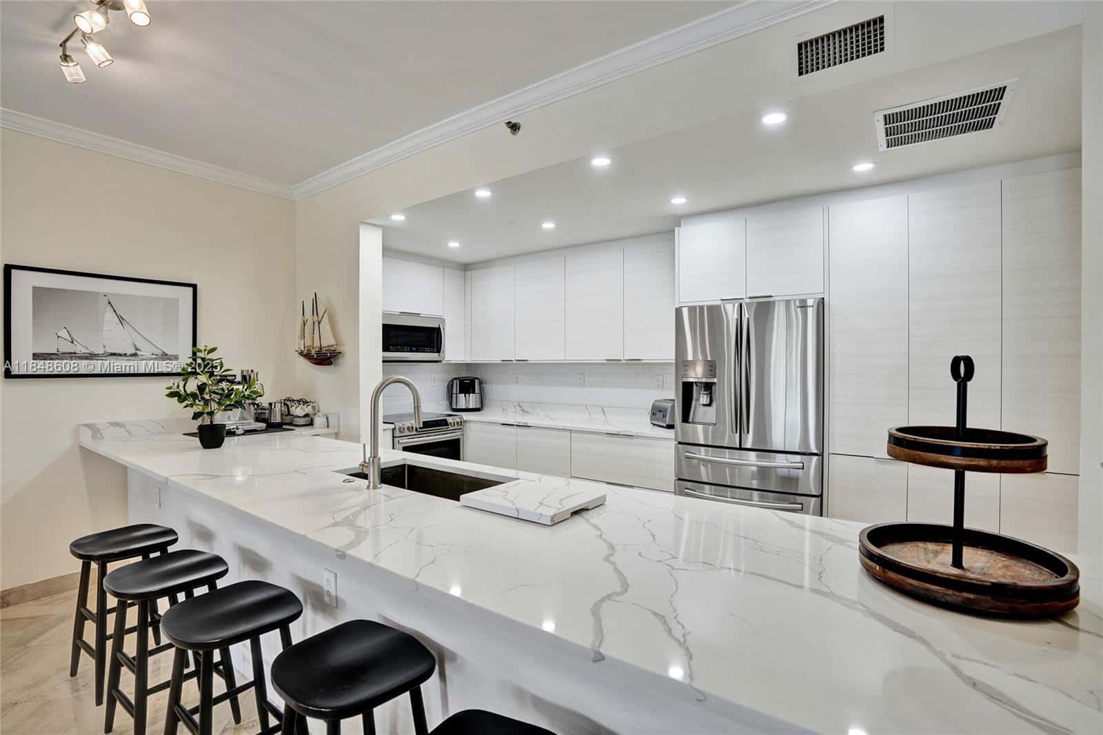 3700 Island Blvd # C206, Aventura FL 33160