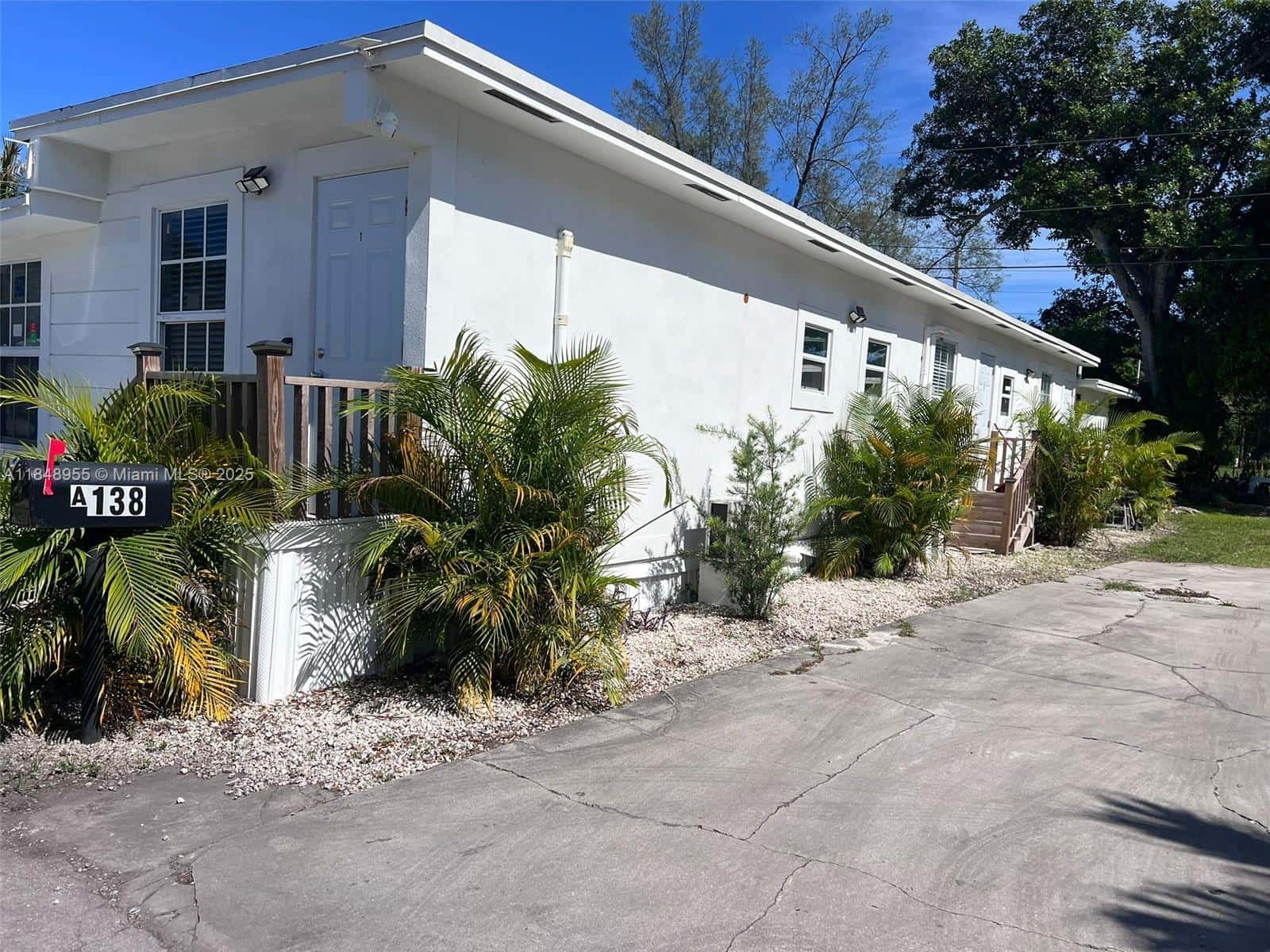 9674 NW 10th Ave, Miami FL 33150
