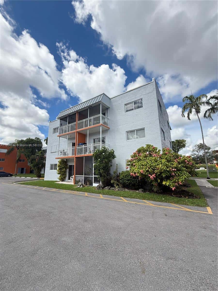 11309 SW 200th St # C213, Miami FL 33157