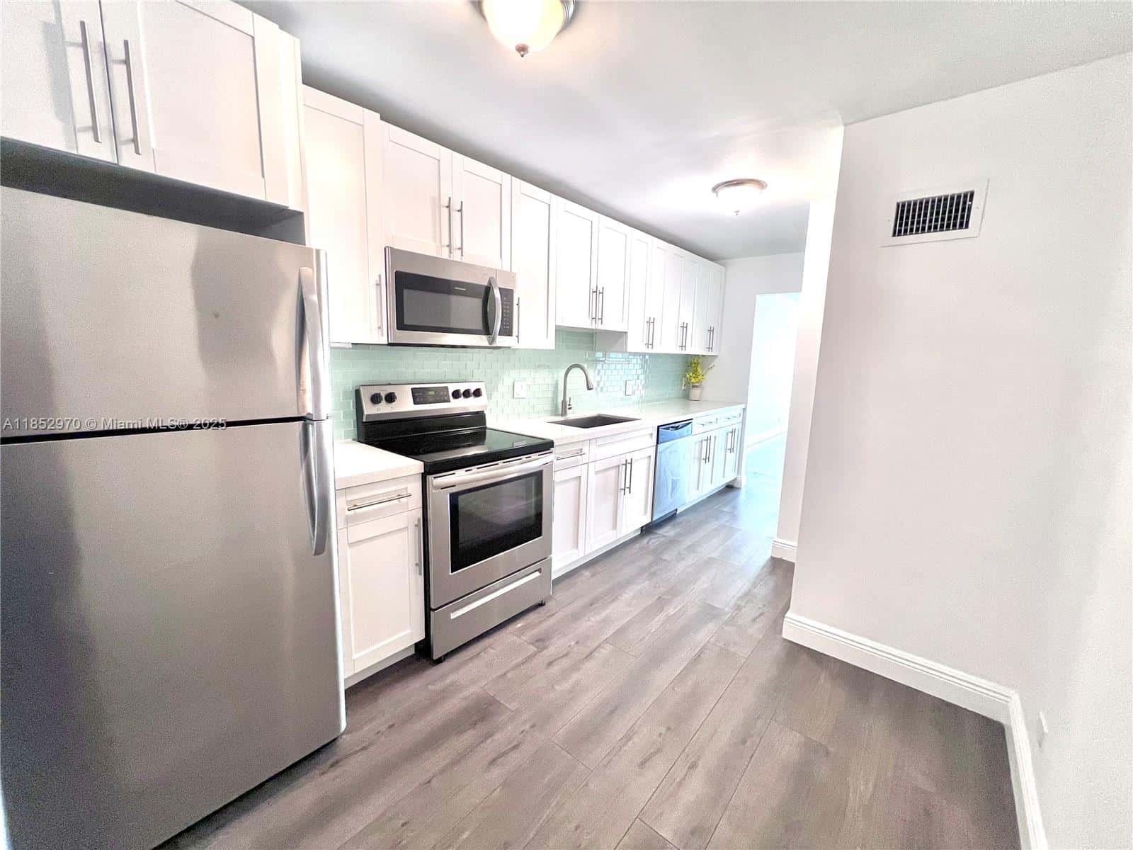 3660 NE 166th St # 409, North Miami Beach FL 33160