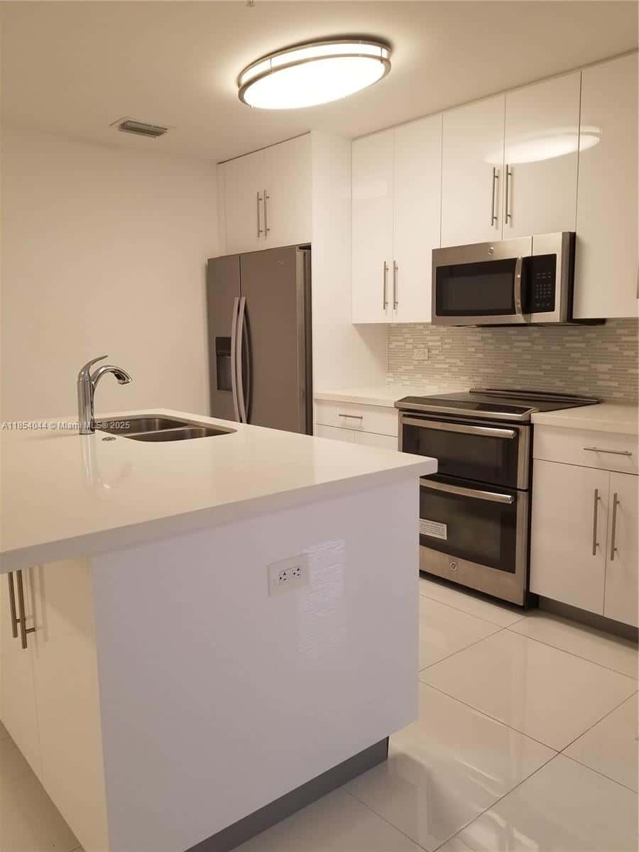 2651 NE 212th Ter # 103, Miami FL 33180