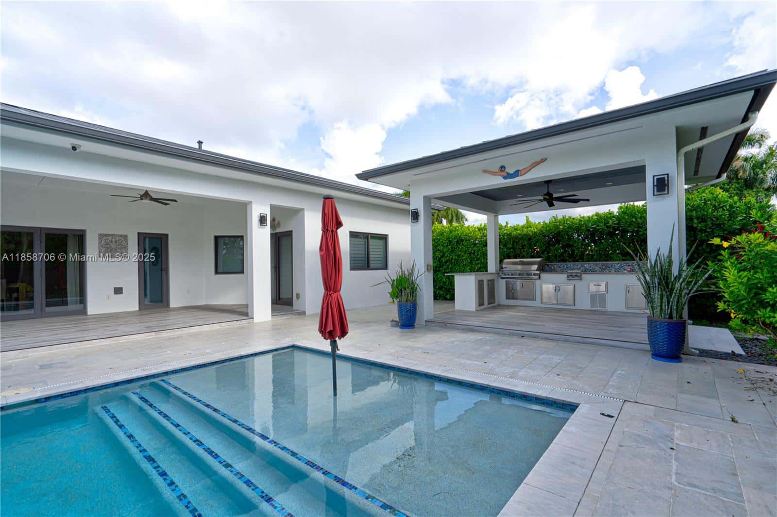 2521 SW 105th Ave, Miami FL 33165