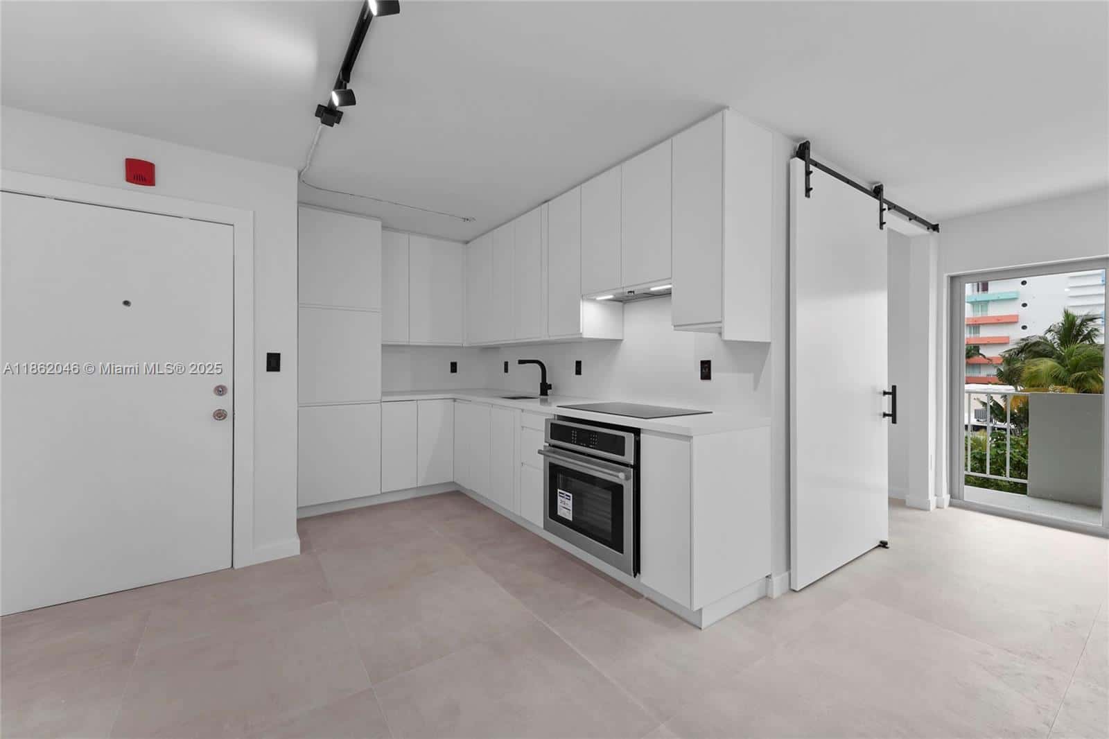 240 Collins Ave # 4A, Miami Beach FL 33139