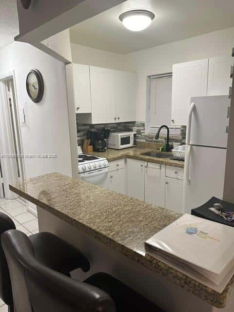 251 172nd St # 121, Sunny Isles Beach FL 33160