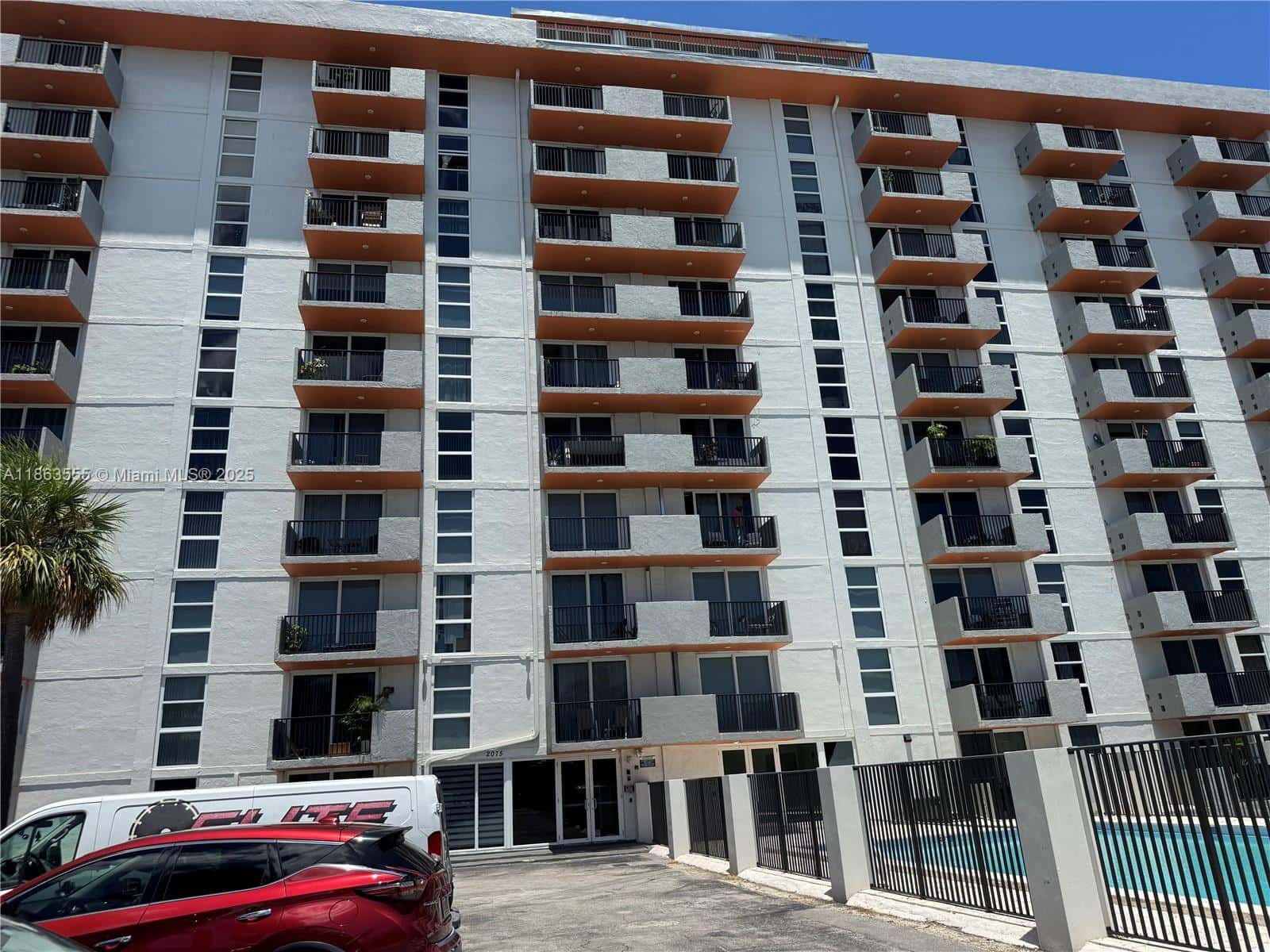 2075 NE 164th St # 105, North Miami Beach FL 33162