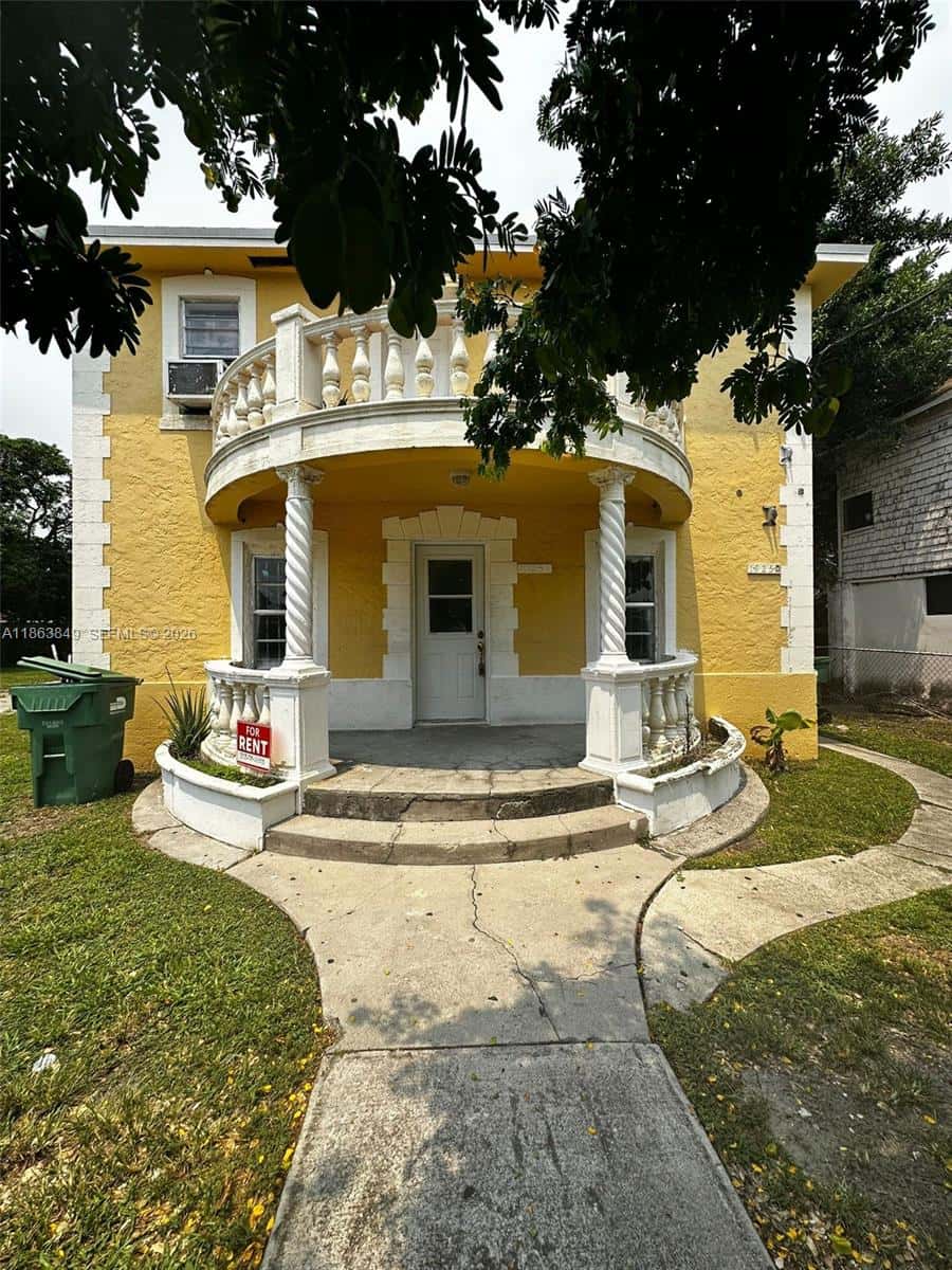 1925 NW 56th St, Miami FL 33142