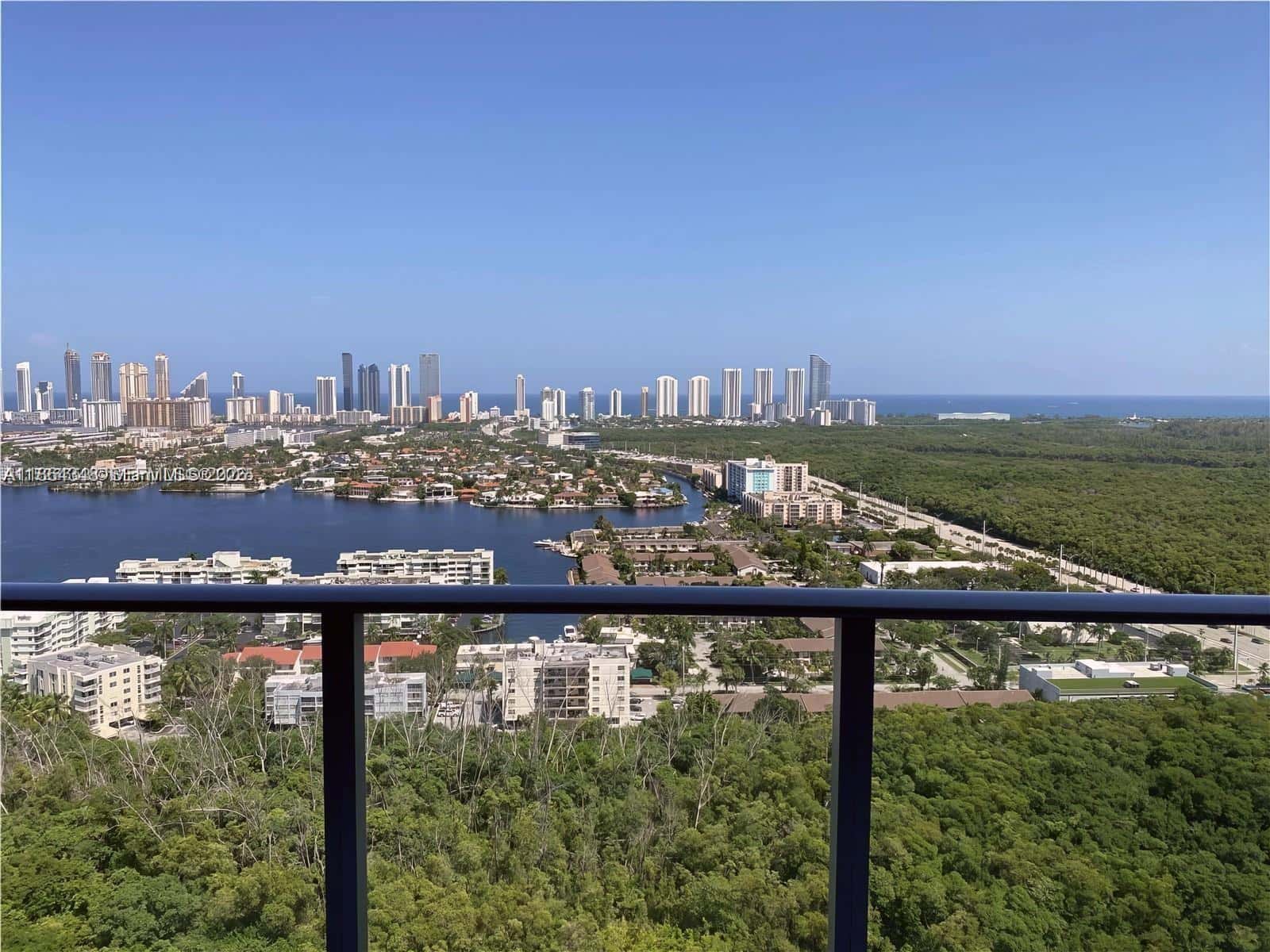 16385 Biscayne Blvd # 2118, North Miami Beach FL 33160