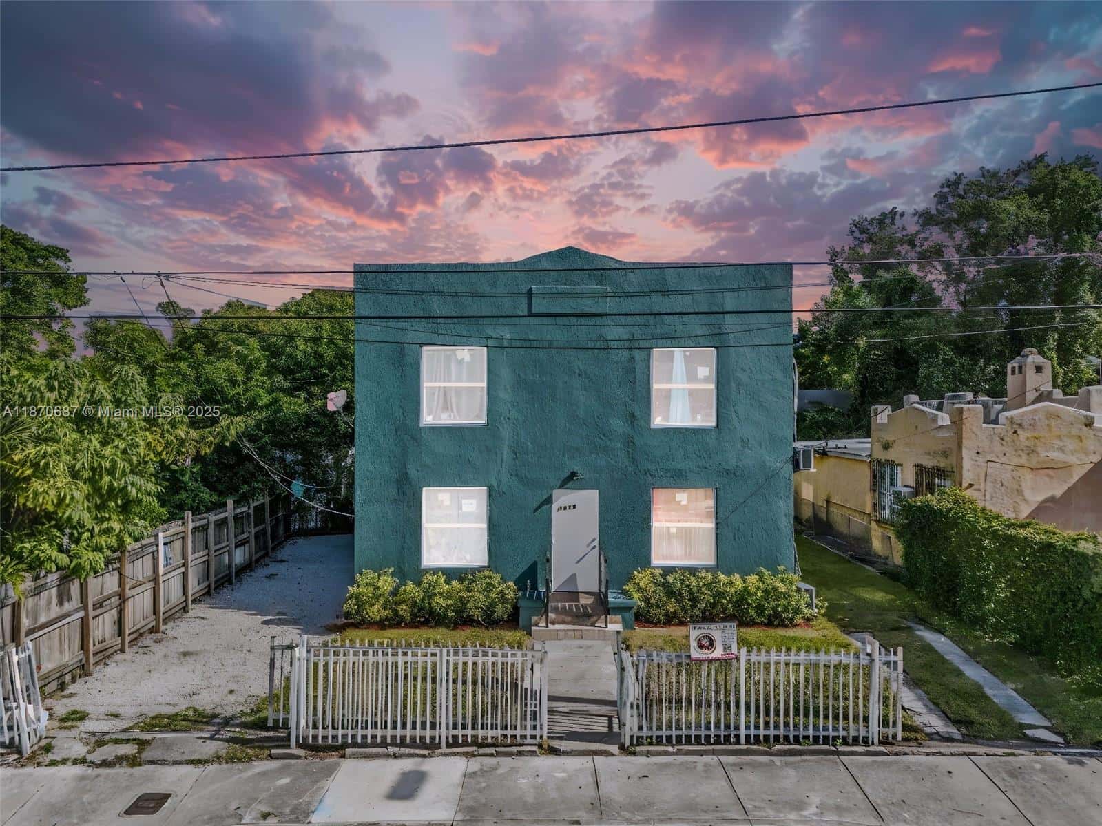 1075 NW 30th St, Miami FL 33127