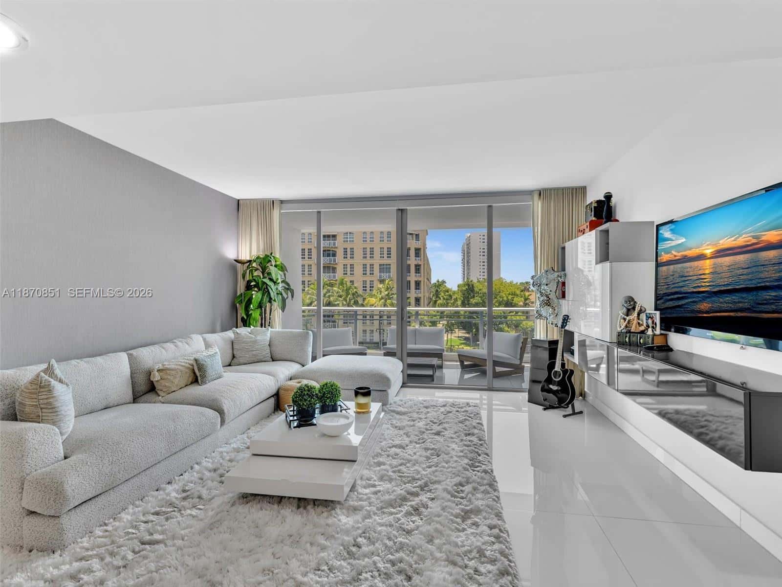 2950 NE 188th St # 312, Aventura FL 33180