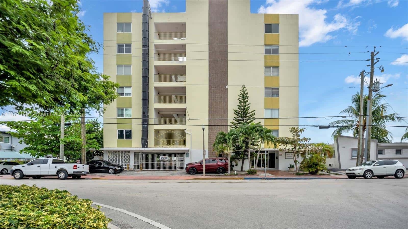 8001 Crespi Blvd # 4B, Miami Beach FL 33141
