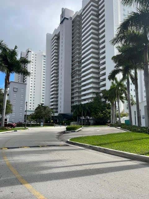 14951 Royal Oaks Lane # 808, North Miami FL 33181