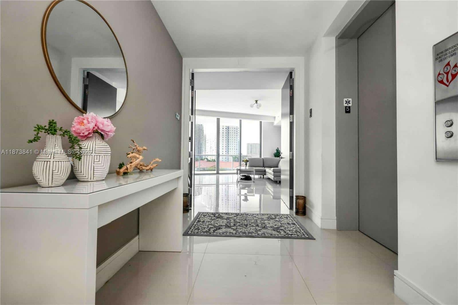3250 NE 188th St # 502, Aventura FL 33180