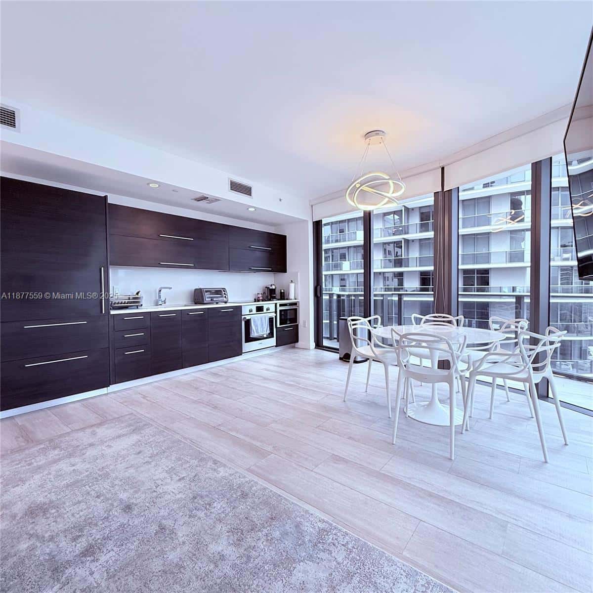55 SW 9th St # 4003, Miami FL 33130