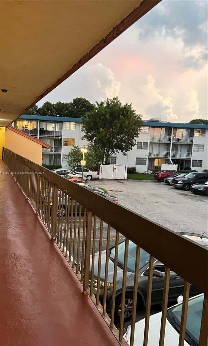 8875 Fontainebleau Blvd # 203, Miami FL 33172