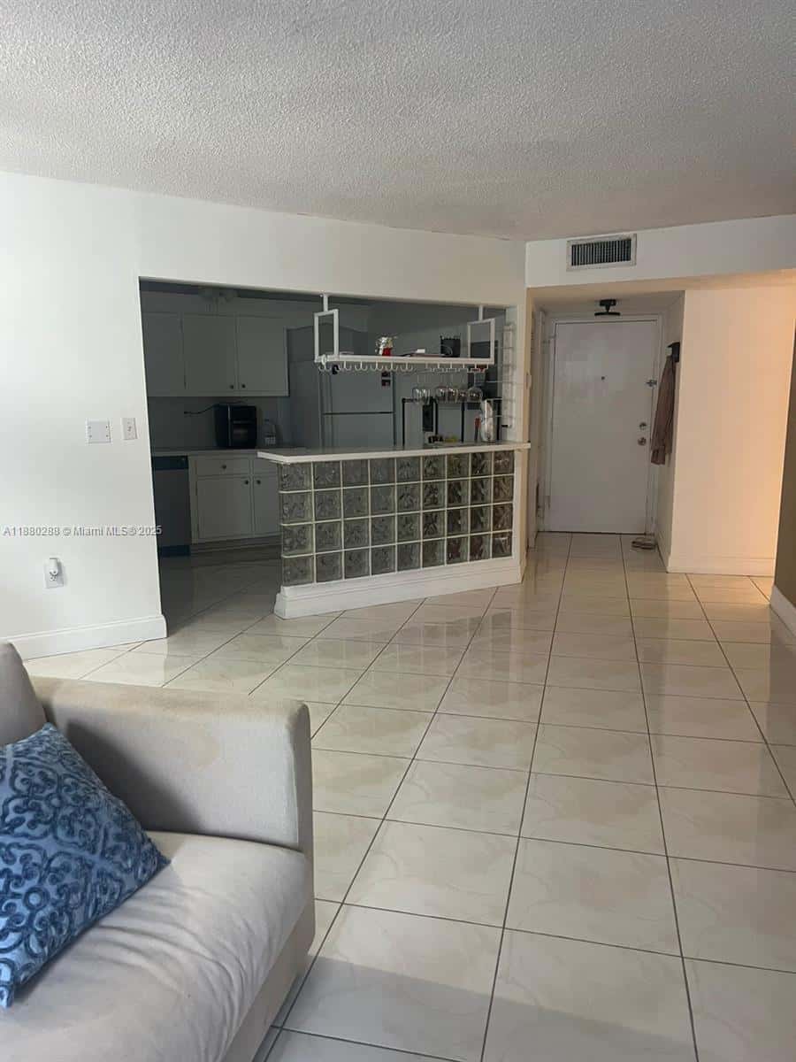 2750 NE 183rd St # 1612, Aventura FL 33160