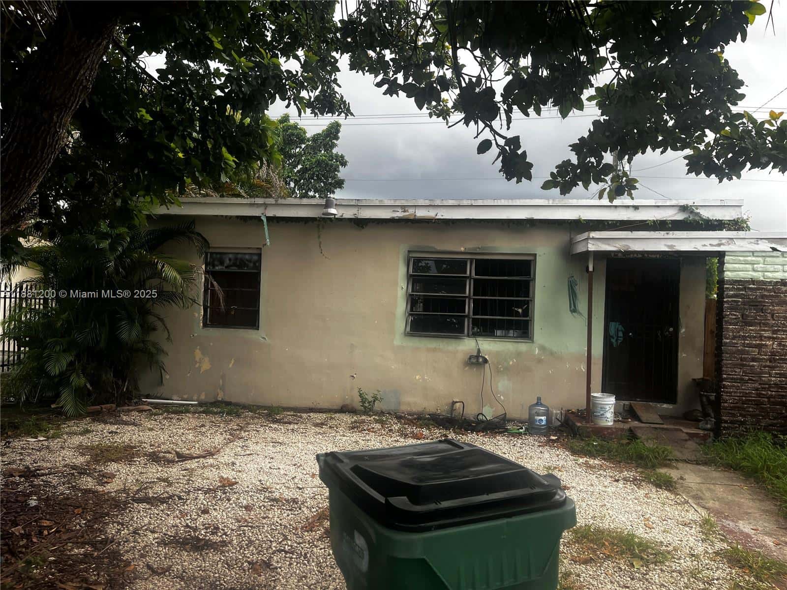 1132 NW 118th St, Miami FL 33168