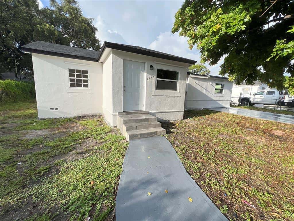 2340 NW 99th Terrace, Miami FL 33147