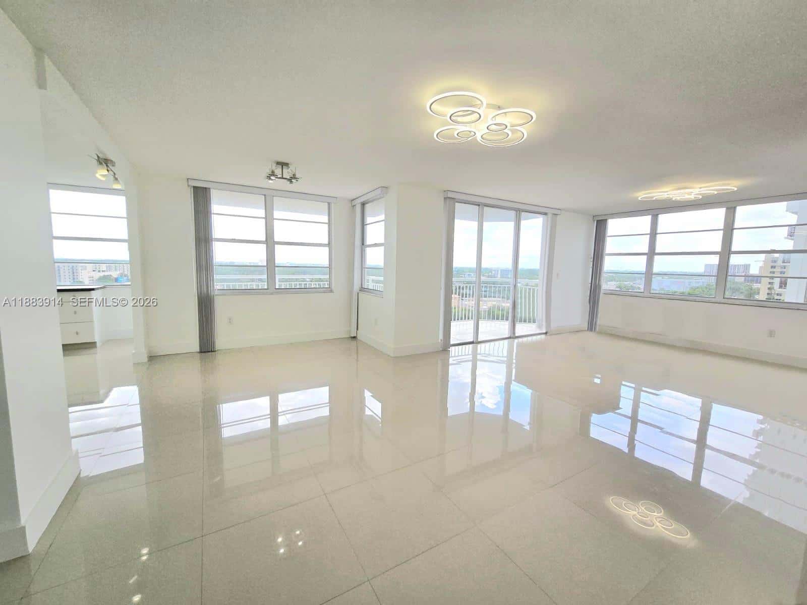 18051 Biscayne Blvd # 1204, Aventura FL 33160