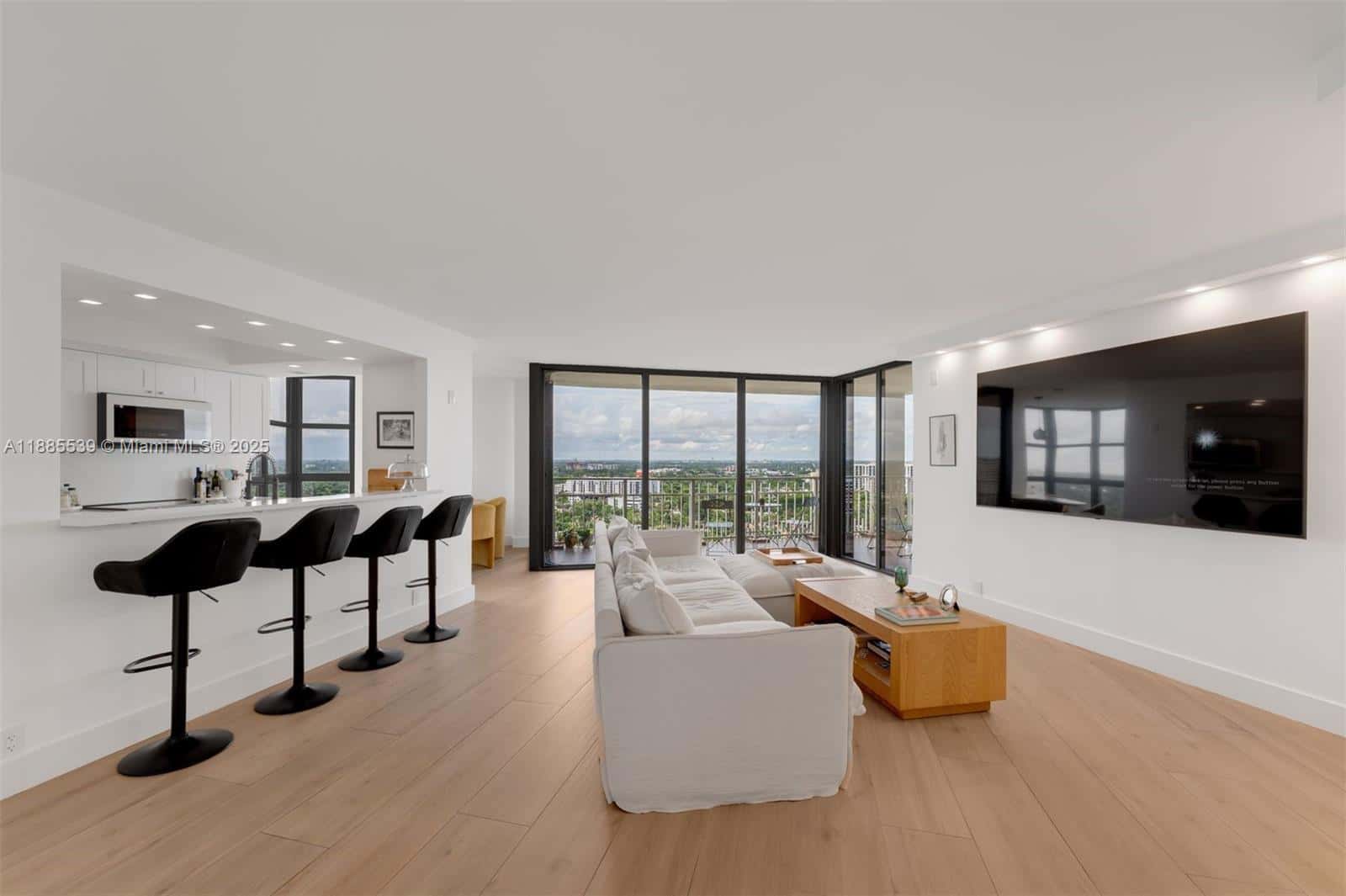 4000 Towerside Ter # 2211, Miami FL 33138
