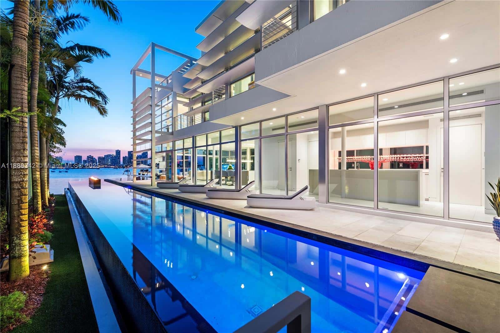 440 S Hibiscus Dr, Miami Beach FL 33139